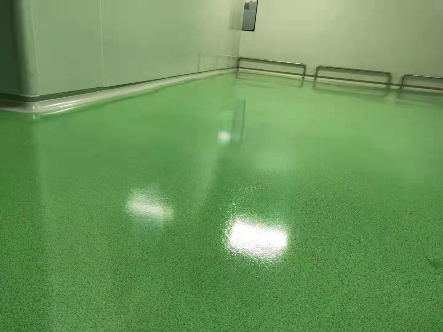 水性環(huán)氧彩砂自流平