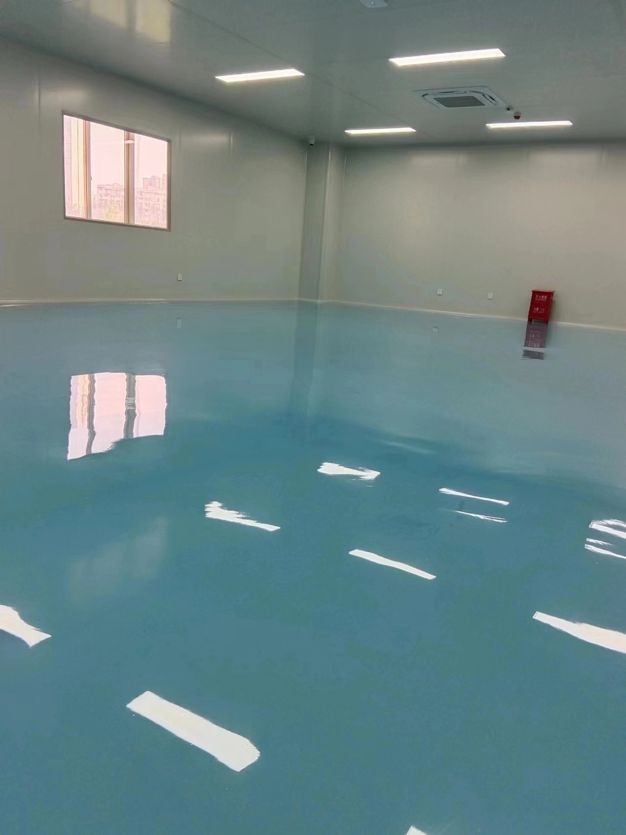四川成都銀河航天衛(wèi)星成都盤古智造工廠水性環(huán)氧防靜電自流平